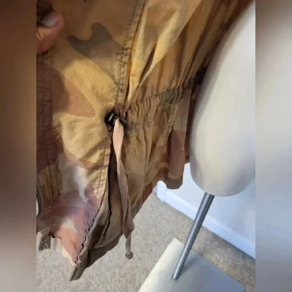 Free People Lead The Way Camo Lightweight Jacket(S) - Picture 12 of 14